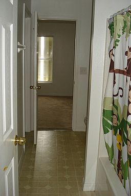 5th image of 1234 Cheshire St