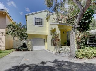 9872 NW 2nd Ct, Plantation, FL 33324