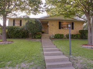 9837 Queenswood Ln, Dallas, TX 75238