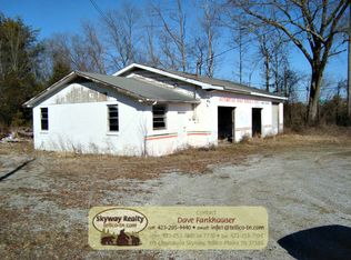 866 Old Englewood Rd, Madisonville, TN 37354