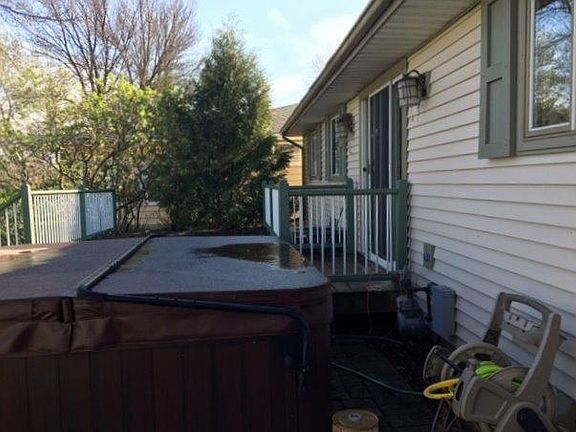 3rd image of 4656 N Shore Dr