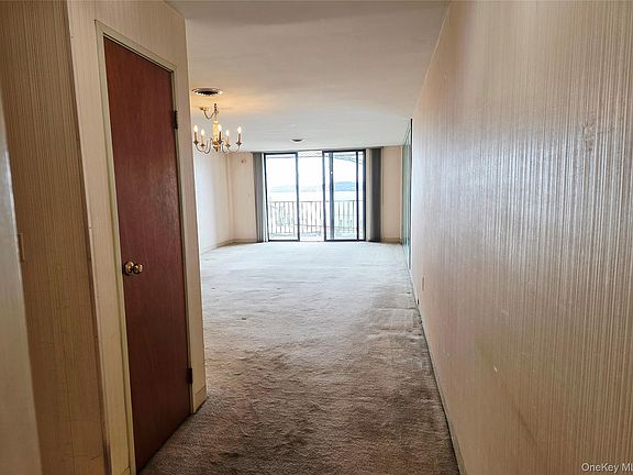 4th image of 2 Park Place #B1B
