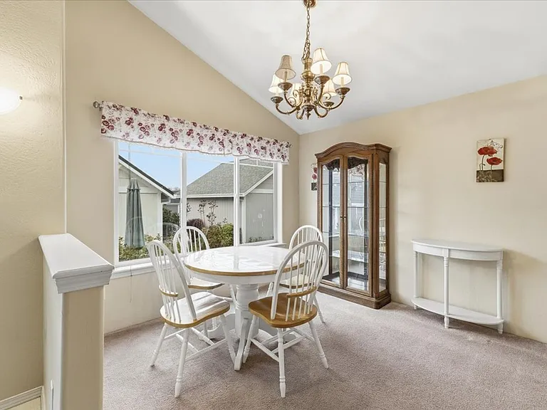 471 Scottsdale Cir — Photo 10