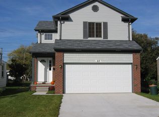 93 E Kalama Ave, Madison Heights, MI 48071