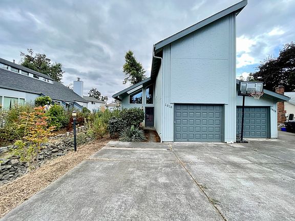 2nd image of 1008-1010 Hazelwood Dr