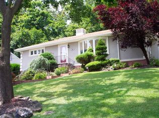 28 Upland Way, Cedar Grove, NJ 07009