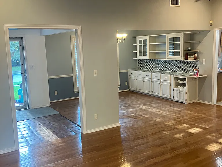 2316 Greenmeadow Dr — Photo 5