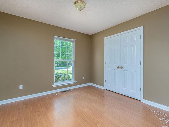 5th image of 1922 Kenmare Ct