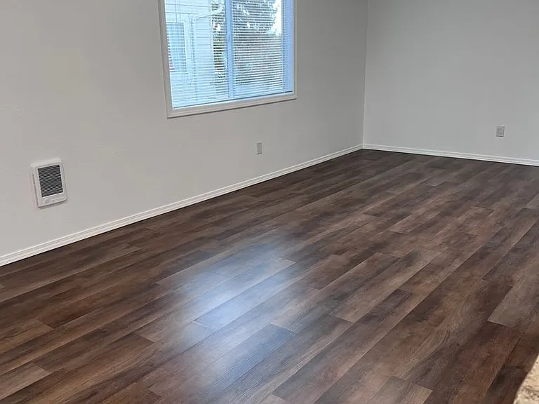 3459 Hawthorne Ave NE — Photo 7
