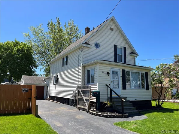 13 Modern Ave, Lackawanna, NY 14218