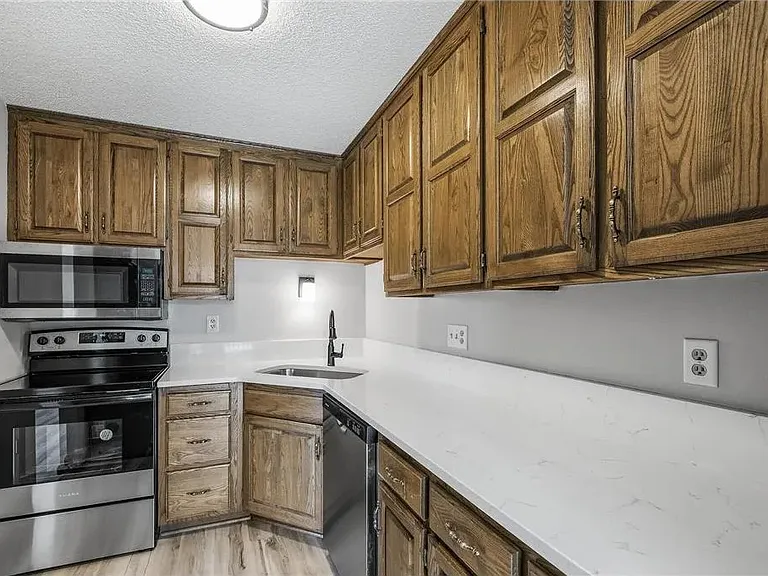 8727 N Maplebrook Cir — Photo 8