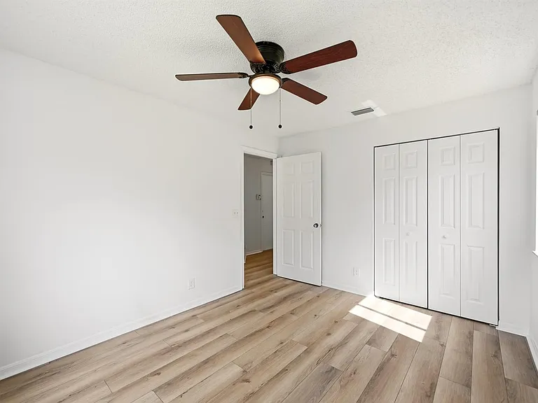7618 Pinewalk Dr S #132 — Photo 16