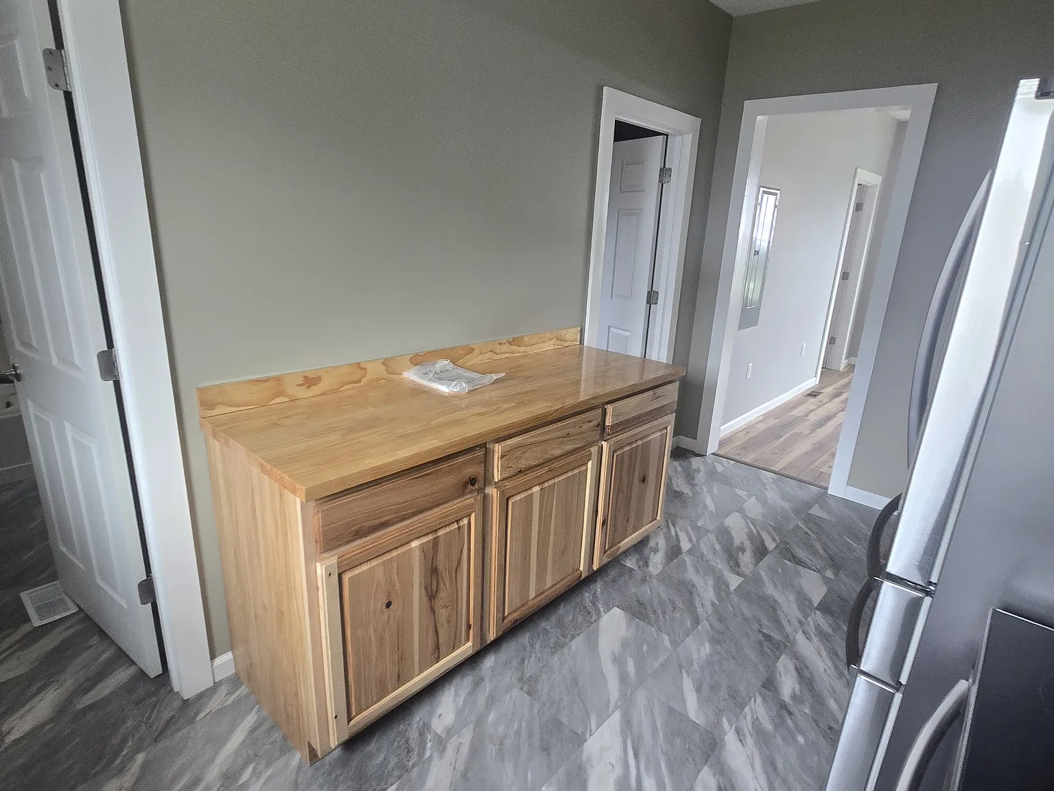 3 bed, 1200 sqft, $1,400 — Photo 4