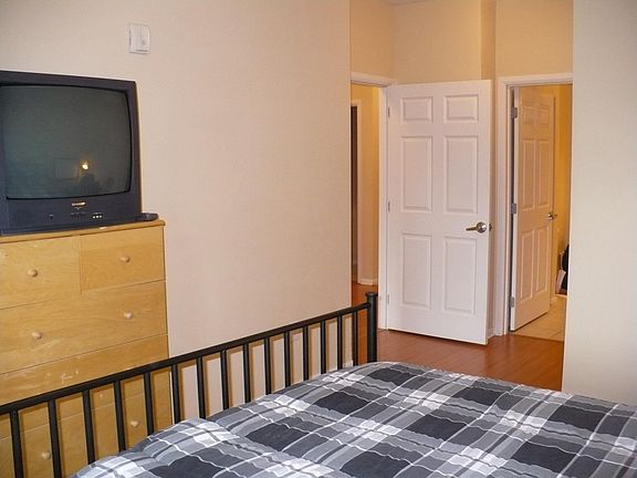 5th image of 12224 NE 8th St APT 104