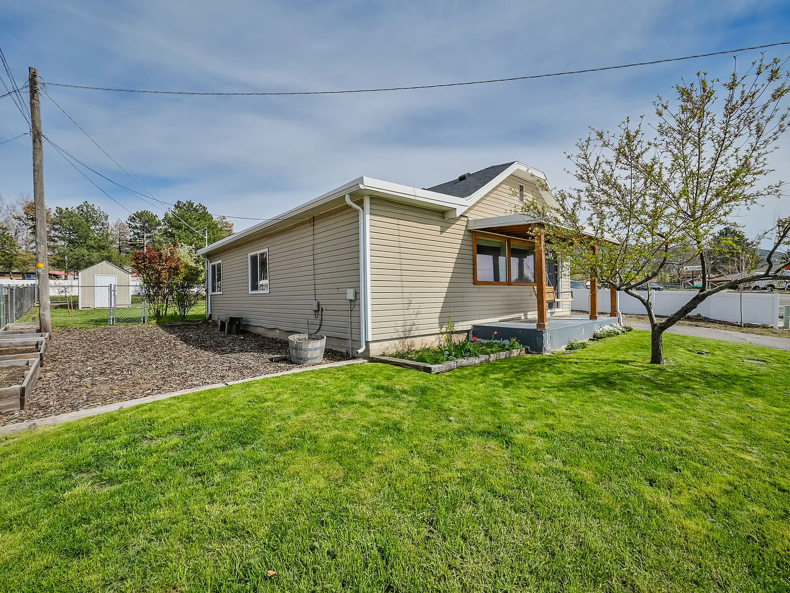 786 N 400 E — Photo 2