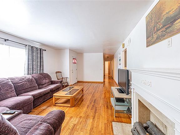 5th image of 708 W Skelton St
