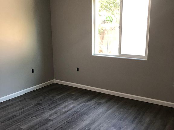 4th image of 608 E Alvin Ave