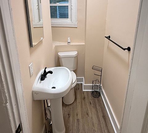4th image of 1633 Appleton St