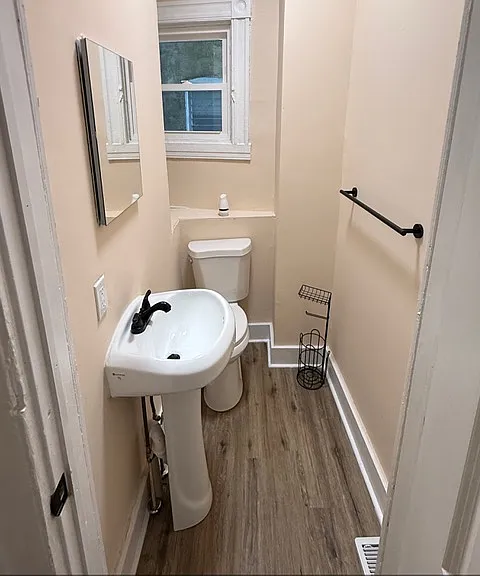1633 Appleton St — Photo 4
