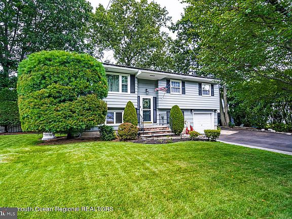 2nd image of 70 Oak Hill Dr