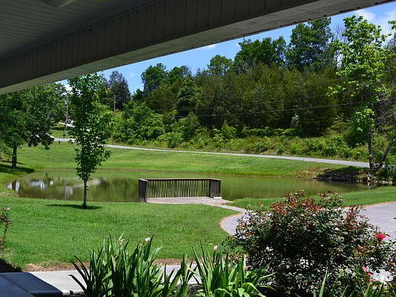 3rd image of 950 Knob Creek Blvd