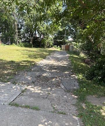 5th image of 2614 E 8th St