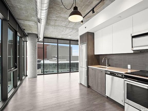 5th image of 490 2nd Ave S #401