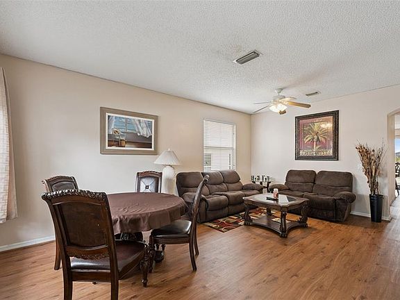 5th image of 367 Hickory Springs Pl