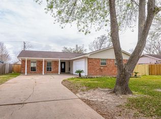 303 Rachael Ln, Friendswood, TX 77546