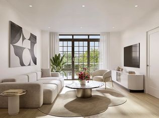 31-27 Crescent St #PHC, Astoria, NY 11106