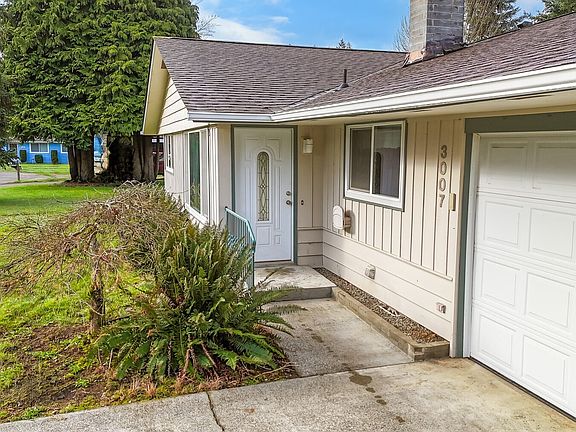 2nd image of 3007 Catalina Drive SE