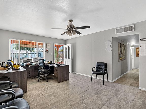 5th image of 2222 W Flower Street