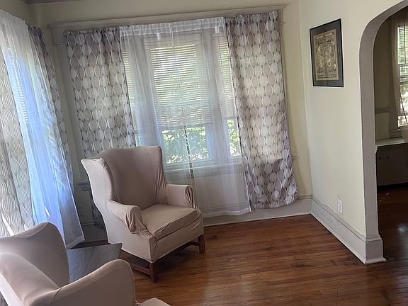 4th image of 14 Westernview St #1