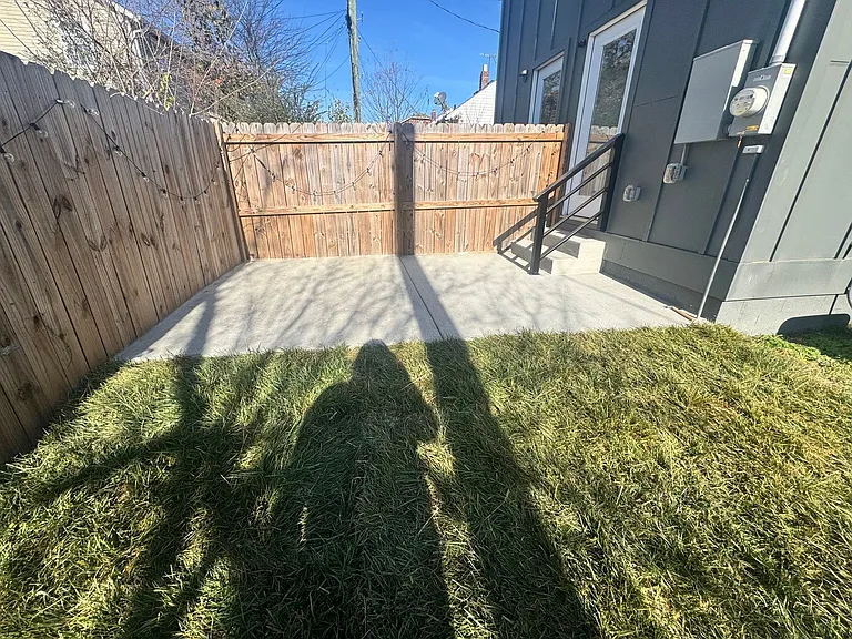 1012 Debow St #B — Photo 28