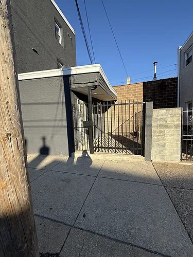 2537 E Auburn St #1 Photo 1