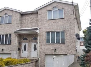 758 10th St, Secaucus, NJ 07094