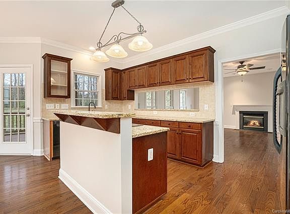 2nd image of 7001 Olde Sycamore Dr