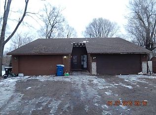 945 93rd Ave NW, Coon Rapids, MN 55433