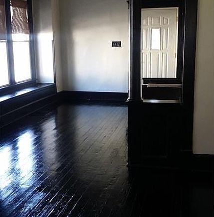 4th image of 402 S Holmes Ave