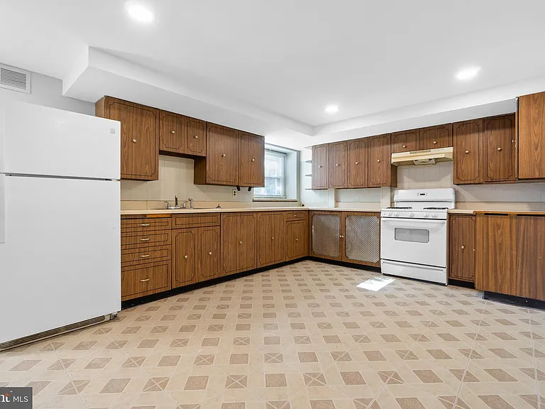 3572 Juneway #1 — Photo 7