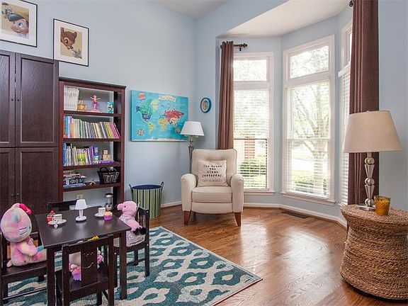 4th image of 237 Ennisbrook Dr SE