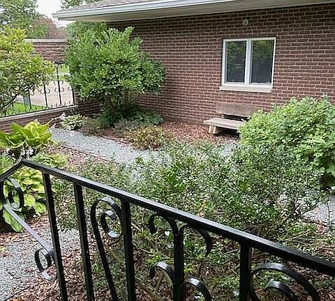 Courtyard garden.