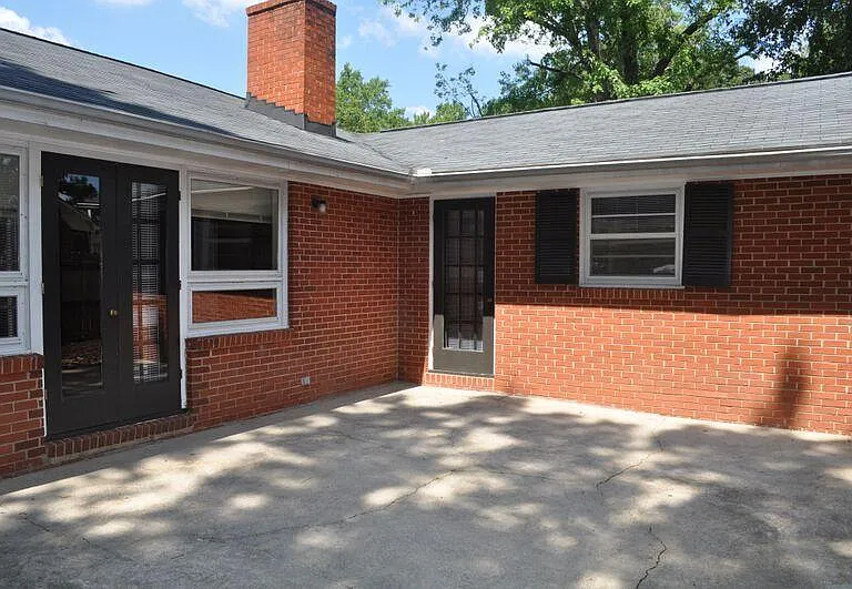 2309 Airline Dr — Photo 9