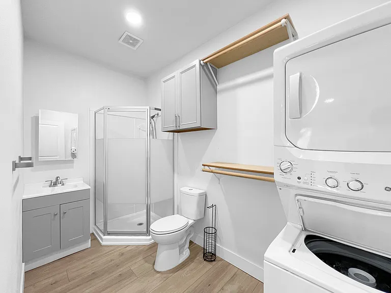 1443 Carson St #B — Photo 11