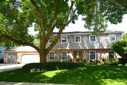 847 Williamsburg Dr photo 1