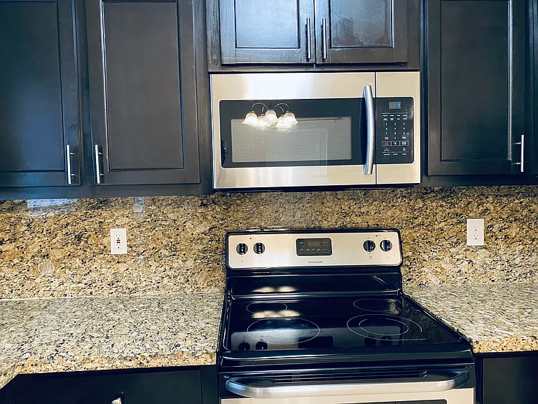 407 Baltic Ave #4 — Photo 10