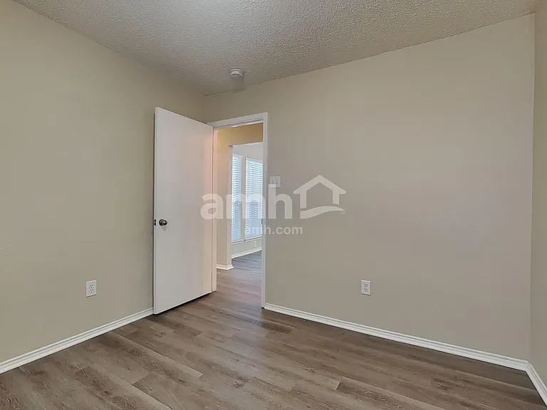 2736 Briscoe Dr — Photo 14