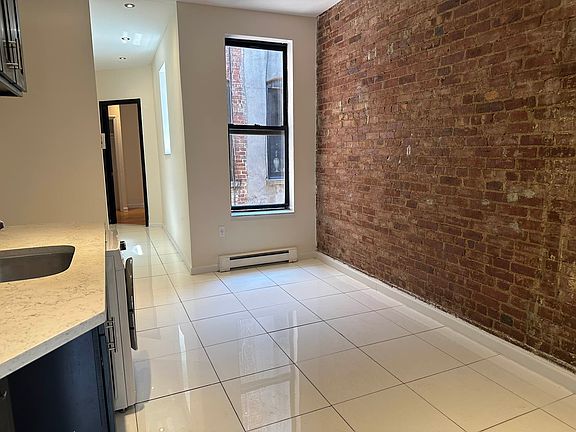3rd image of 365 Manhattan Ave #5S