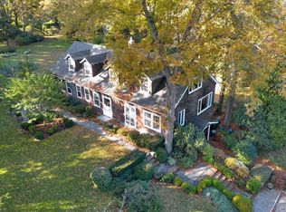 26 Spring Hill Rd, Cold Spring Harbor, NY 11724