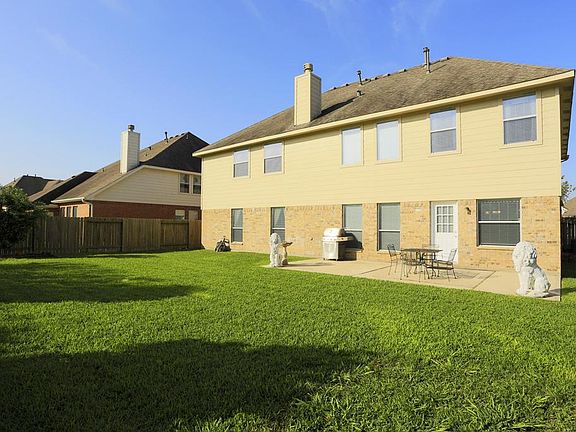 3rd image of 417 Willow Pointe Dr